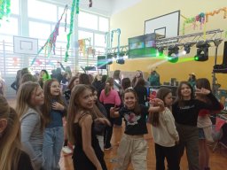 b_1024_768_0_00_images_2023_2024_WYDARZENIA_Choinka_418313656_840815954513021_5033069645624686298_n